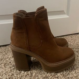 Soda platform booties